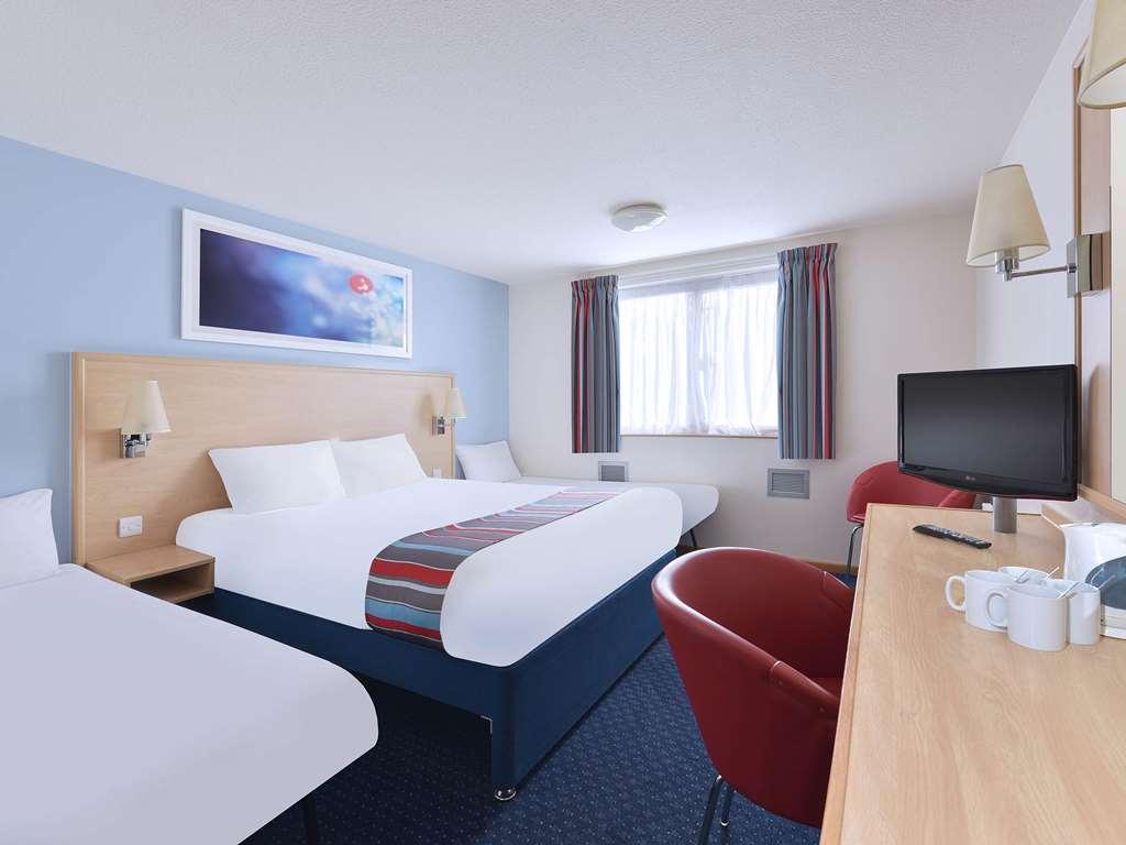 Travelodge Wirral Eastham Hooton Zimmer foto