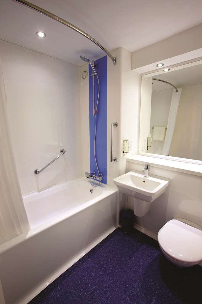 Travelodge Wirral Eastham Hooton Zimmer foto